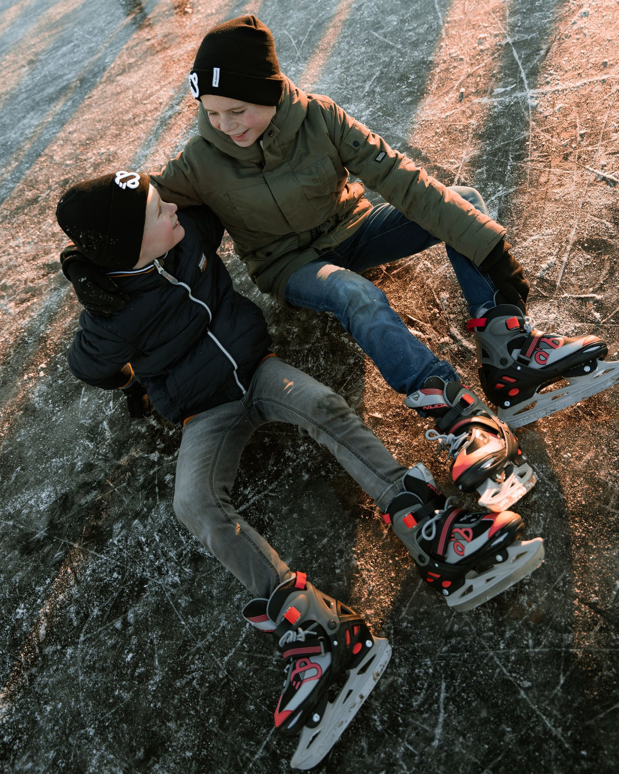 Lue Jr - Emblem Svart