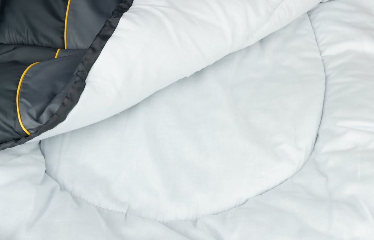 Sovepose Mumie Berlin-01