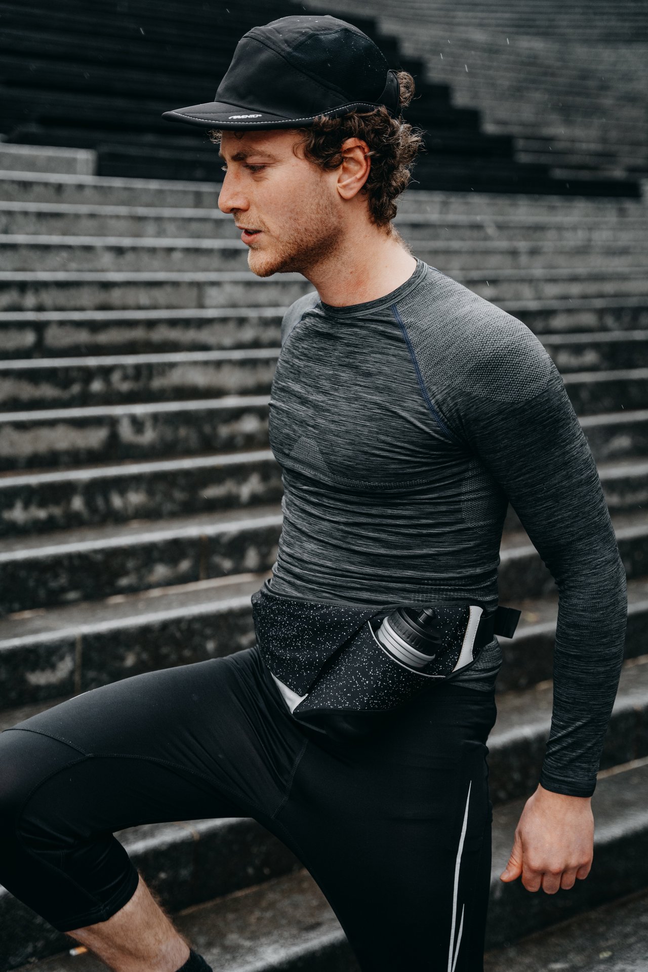 Hip Bag with Bottle  Alex - Image 5