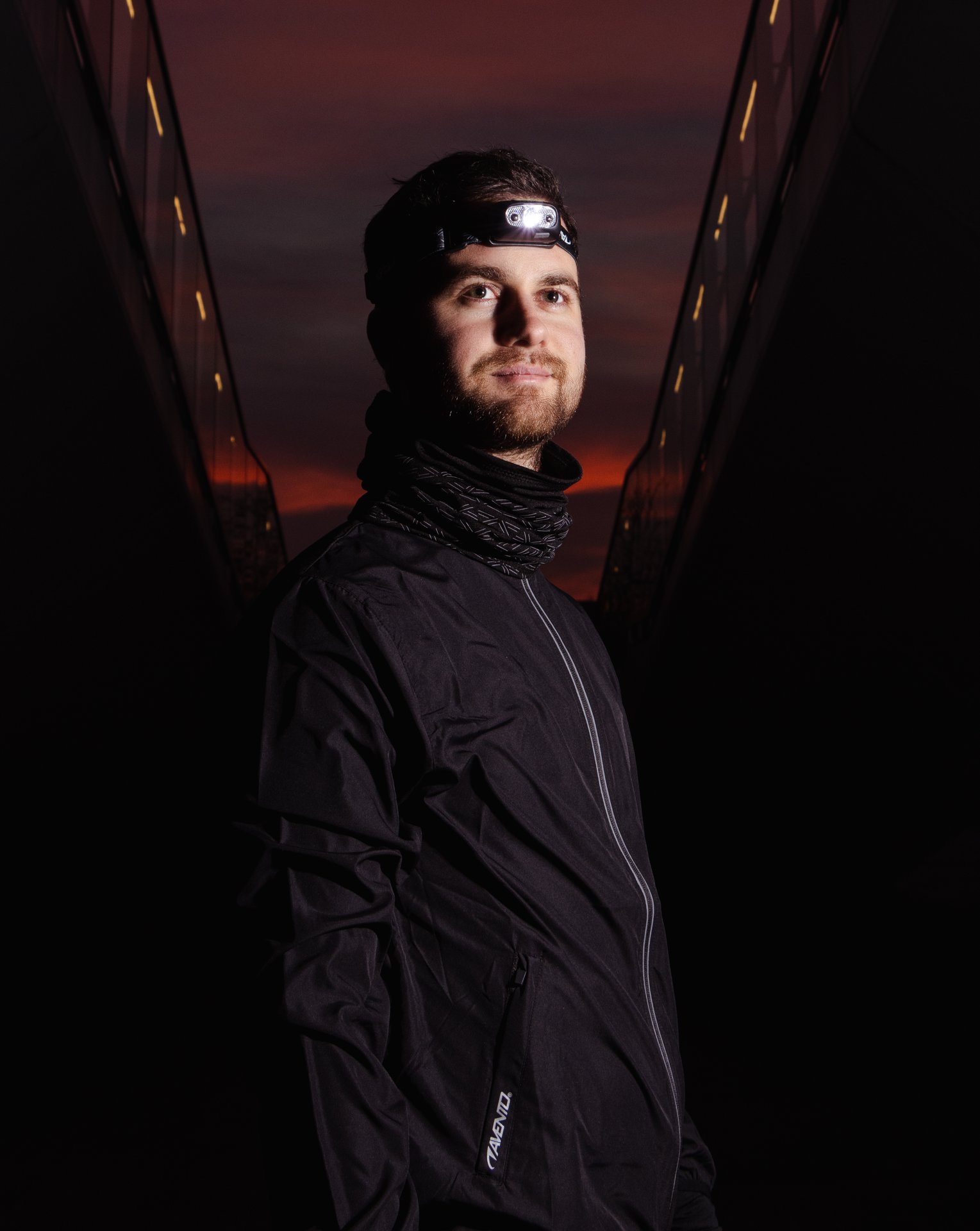 Head Lamp with Motion Sensor Rechargeable  Light Weight - Image 4