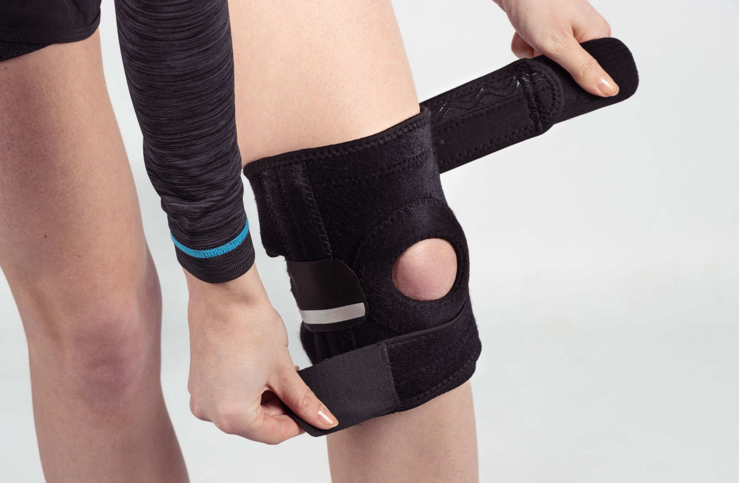 Knee Brace Adjustable w Internal Support - Image 6